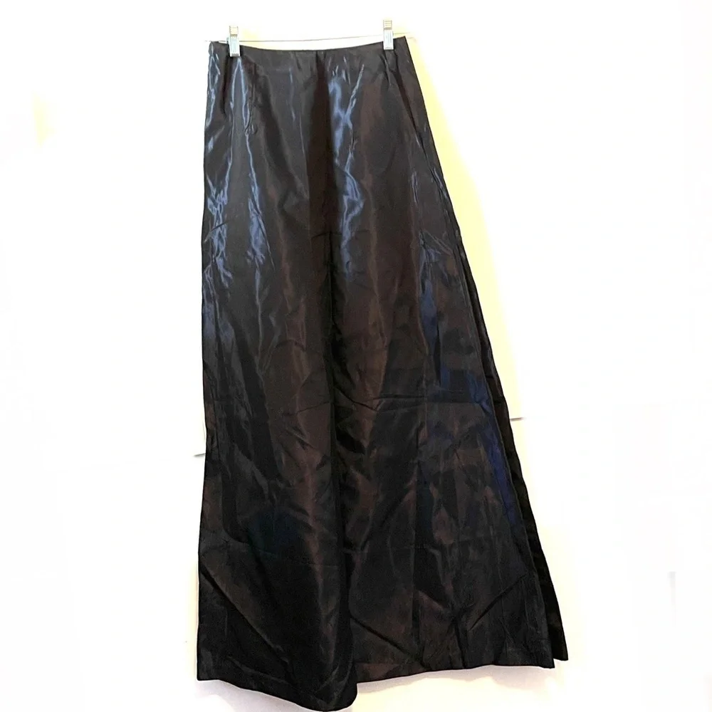 Vera wang two piece skirt and tank